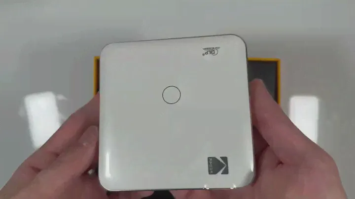 KODAK Luma 150 Ultra Mini Pocket Pico Projector   Built in Rechargeable Battery & Speaker Review